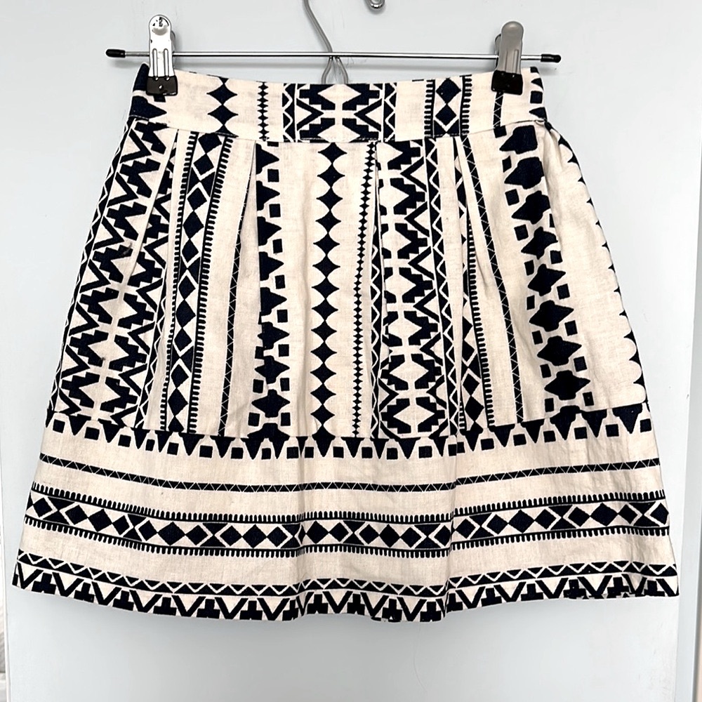 NWOT Hitons Navy and Of White Pleated Skater Mini Skirt